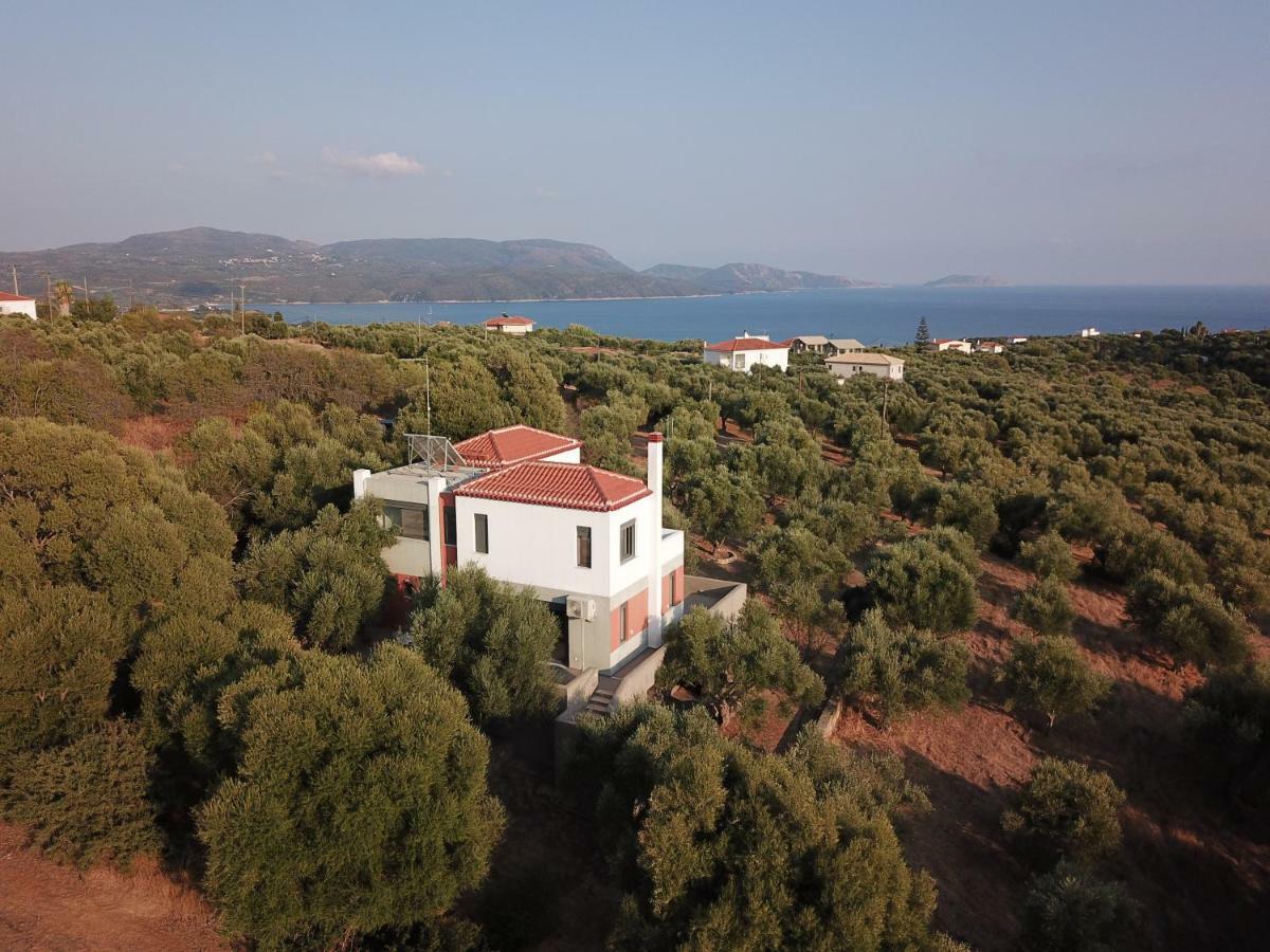 Liofyto - Stylish Villa With Views To Foinikounda Bay Kamária Buitenkant foto